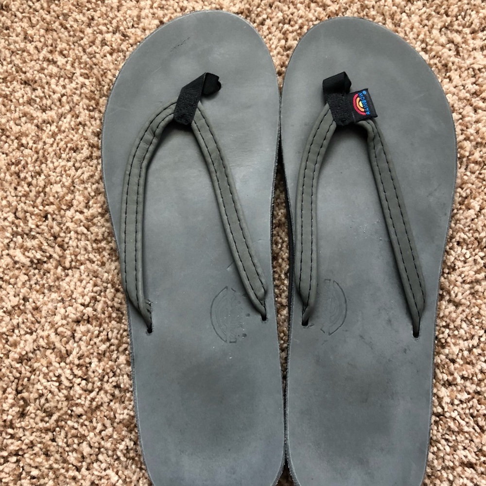 Grey thin strapped Rainbow Sandals